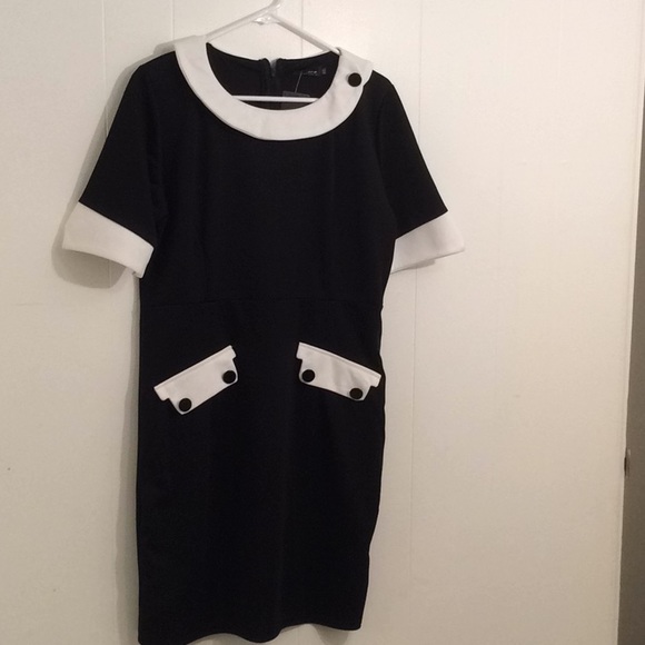 Dresses & Skirts - Black and White dress